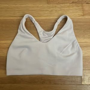 Light pink lululemon sports bra